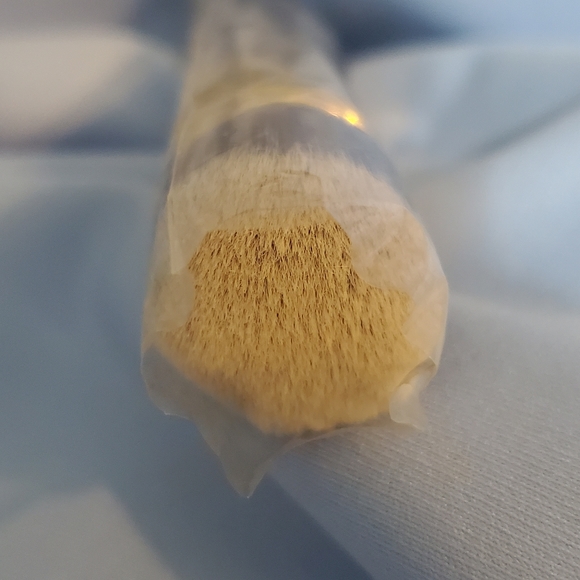 Set of two Tarte makeup brushes - Picture 6 of 6